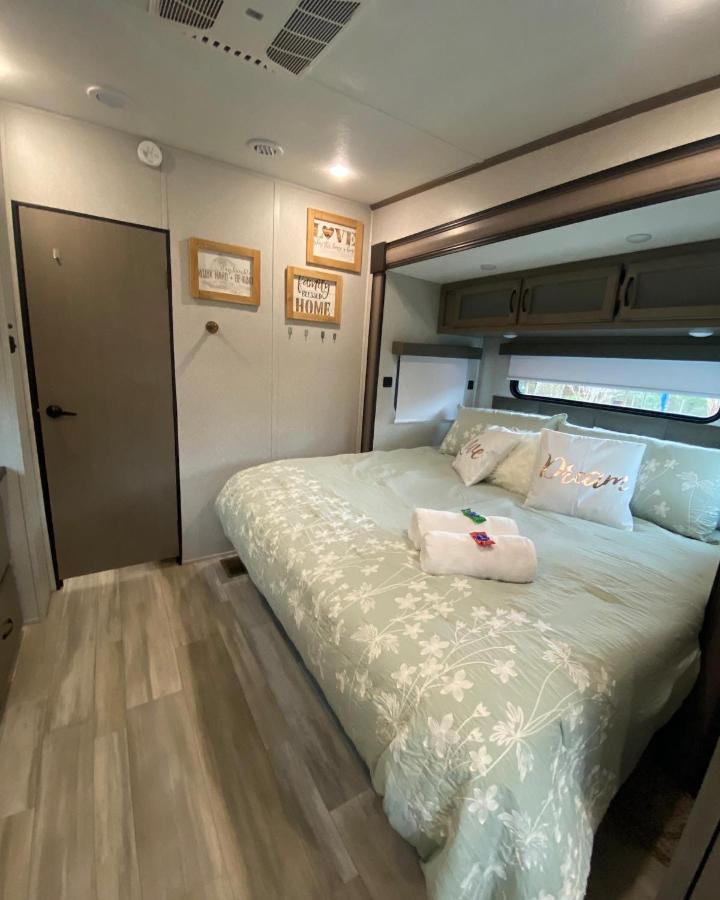 Cozy Rv Experience W/Pool+Spa Near Lake Conroe Willis Eksteriør bilde